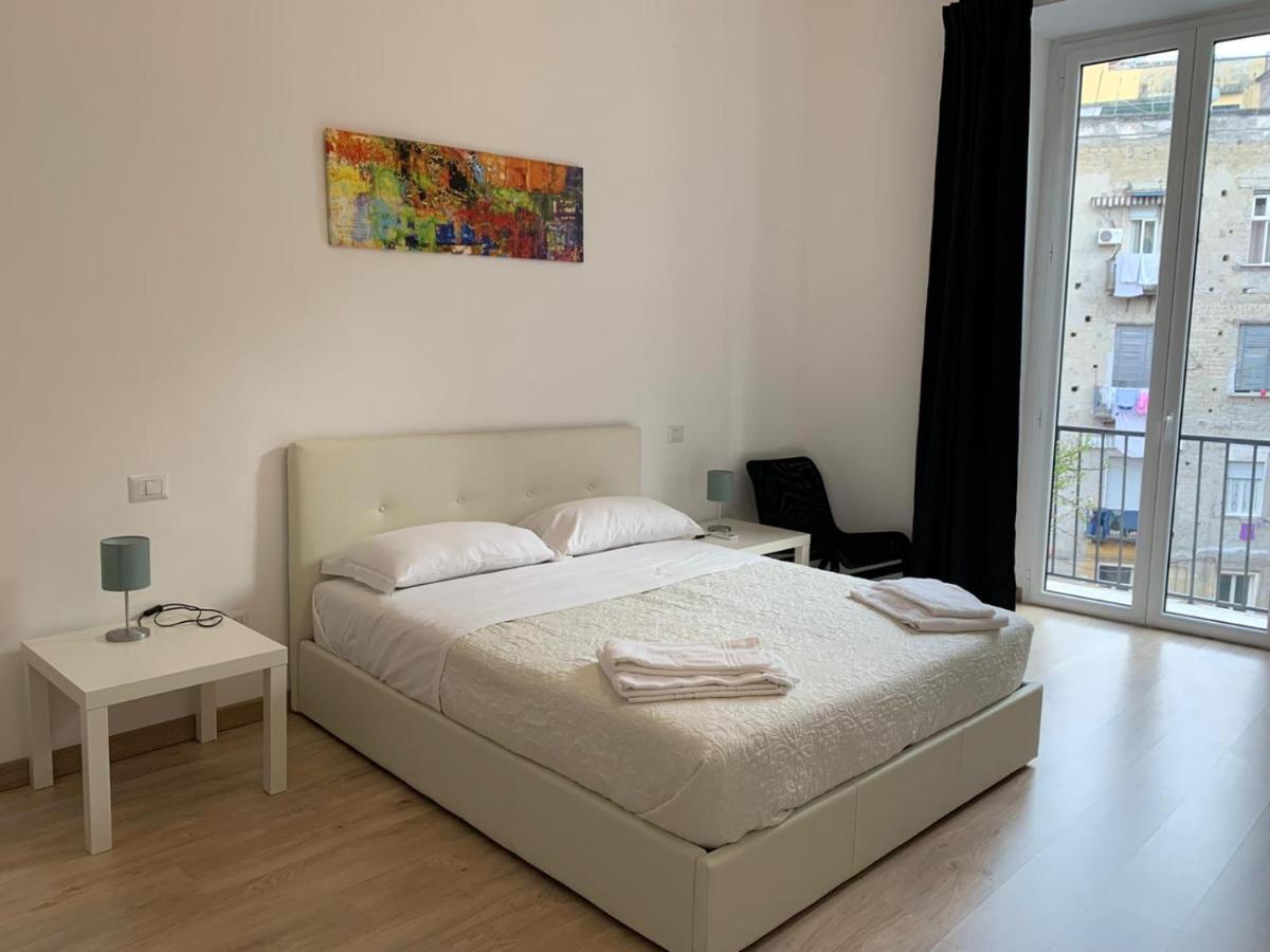 Casa Vacanze La Piazzetta Naples Exterior photo